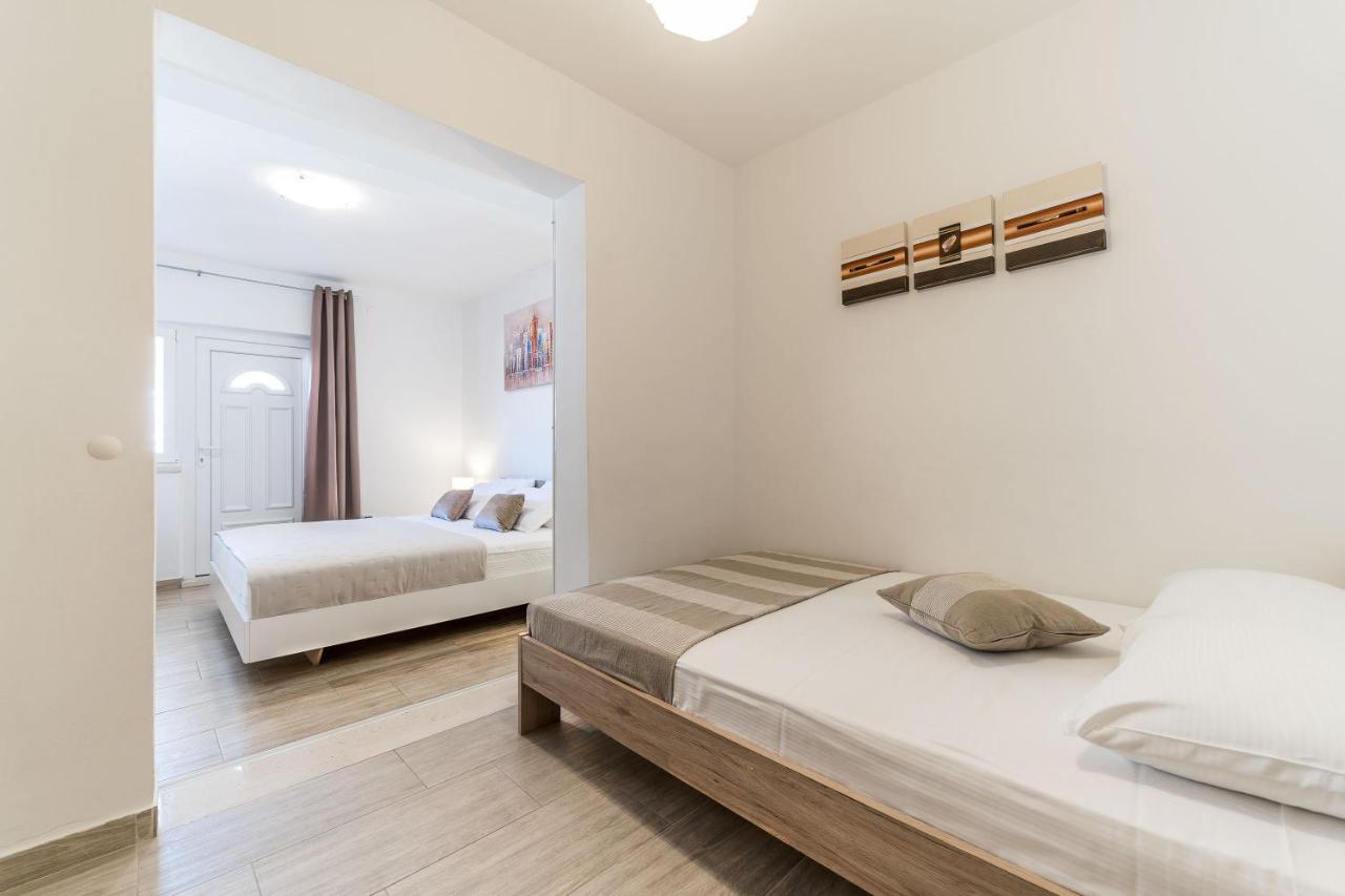 Visic's Place Apartman *
